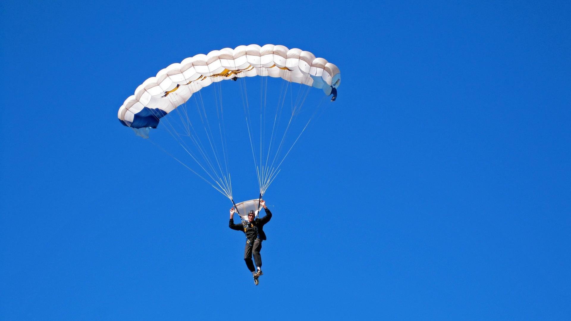 电竞明星辈出，新晋选手备受关注，电竞名星